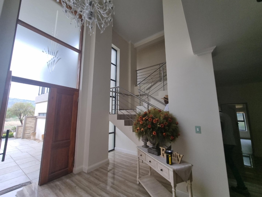 To Let 8 Bedroom Property for Rent in Xanadu North West